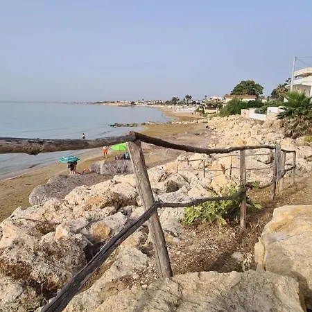 Mare E Sole Urso Alojamento de Acomodação e Pequeno-almoço Avola