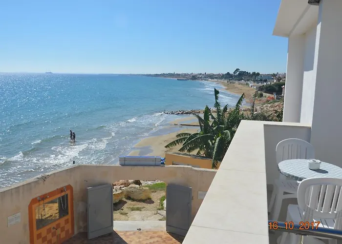 Mare E Sole Urso 4* אבולה